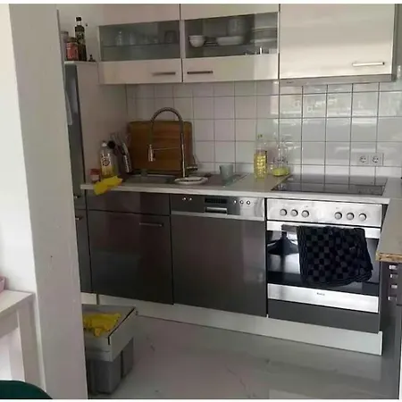 Geraeumige 1-zimmer-wohnung Mit Balkon *
