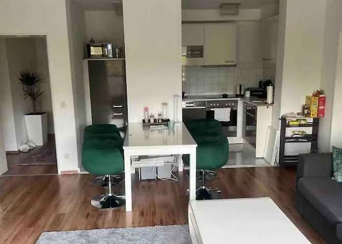 Appartement Geraeumige 1-zimmer-wohnung Mit Balkon